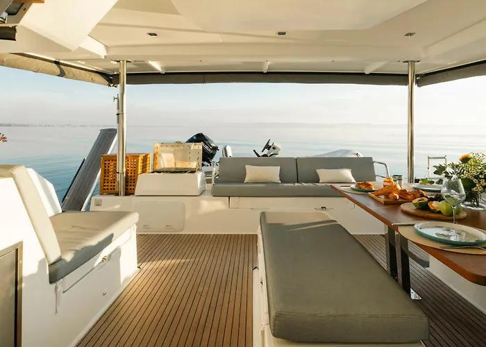 Dione Catamaran Tesalónica